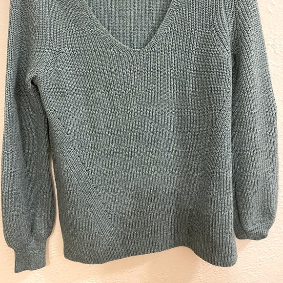 Reitmans green blouse - Picture 2 of 4